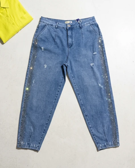 Büyük Beden Mom Kesim Yan Şerit Detaylı Denim Kadın Pantolon ürün görseli 1
