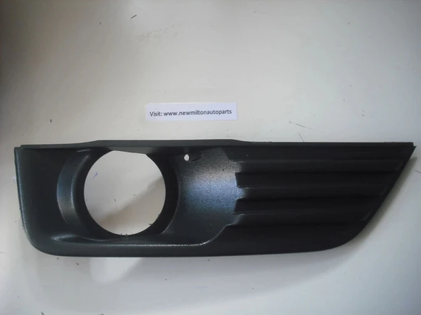 Ford Focus 2004  Sis Far Çerçevesi Sağ Sıslı (Oem No:4M5119952Ae) ürün görseli 1