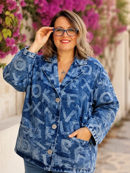 Büyük Beden Yakalı Düğmeli Geniş Kol Harf Baskı Desenli Denim Kadın Ceket ürün görseli 1