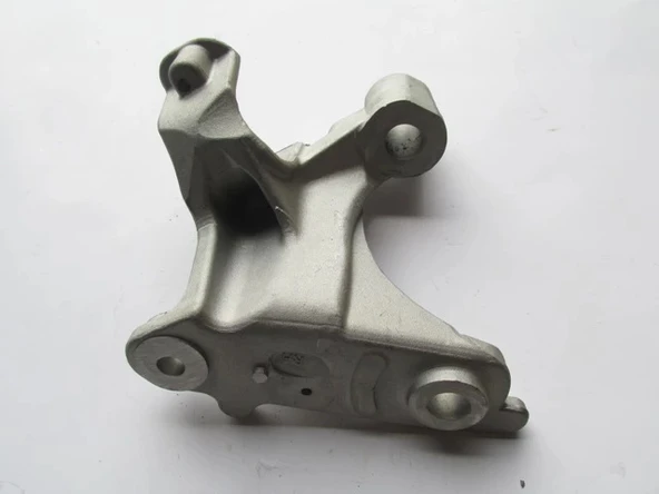 Renault Megane 4 Sedan 2021-2024 Motor Beşiği Bağlantı Ayağı Sağ (Beşik Darbe Emici) (Alüminyum) (Oem No: 548500910R) ürün görseli 1
