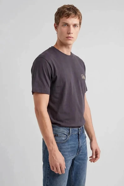 Lee Grafik Logo Erkek T-shirt LN388680001 ürün görseli 1