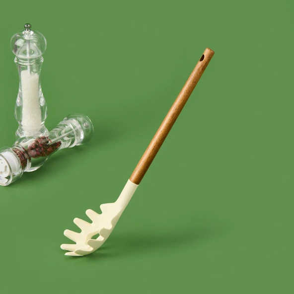 Akasya Saplı Silikon Makarna Kevgiri - Bej / Kahverengi - 32 cm ürün görseli 1