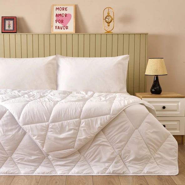 Soft Çift Kişilik İnce Microfiber Yorgan - Beyaz - 195x215 cm ürün görseli 1