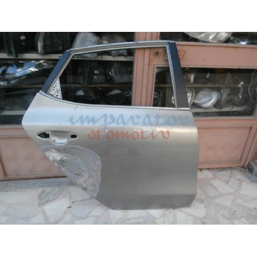 Kia Ceed 2012-2015 Kapı Arka Sağ (Oem No: 77004-A2000) ürün görseli 1