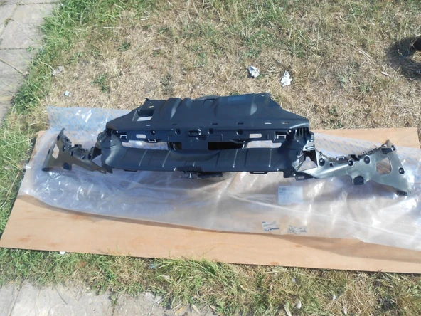 Tampon İç  Takvıyesı Ön Bm51 17E778 Ba Ford Focus Bm 11- (Oem No: Bm51 17E778 Ba) ürün görseli 1