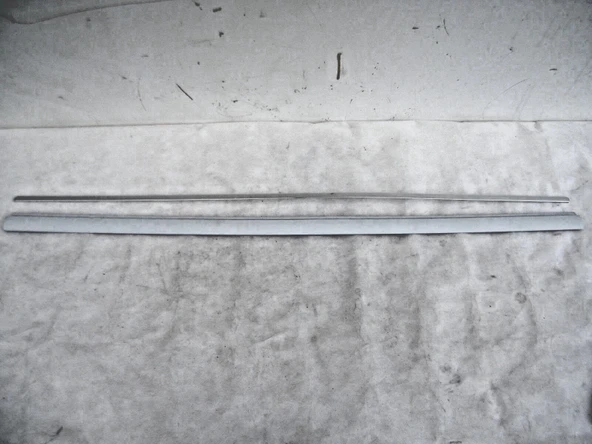 Volkswagen Passat 2001-2004 Kapı Bandı (Astarlı - Kromlu) Ön Sol (Oem No:3B0853515C) ürün görseli 1