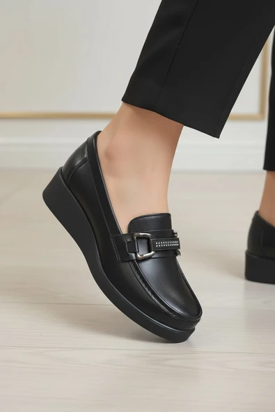 Enoch Kadın Işıltılı Şeritli ve Metal Tokalı Yüksek Comfort Tabanlı Modern Loafer ürün görseli 1