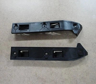 Volkswagen Golf 1998-2003 Ön Tampon Braketi Sağ (Oem No: 1J0807184A) ürün görseli 1