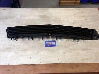 Opel Vectra 2002-2005 Ön Tampon Panjuru Orta (Oem No: 24440605) ürün görseli 1