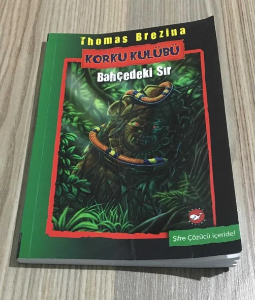KORKU KULÜBÜ Bahçedeki Sır ( Şifre Çözücü Mevcut )(Sahafiye Kitap) ürün görseli 1