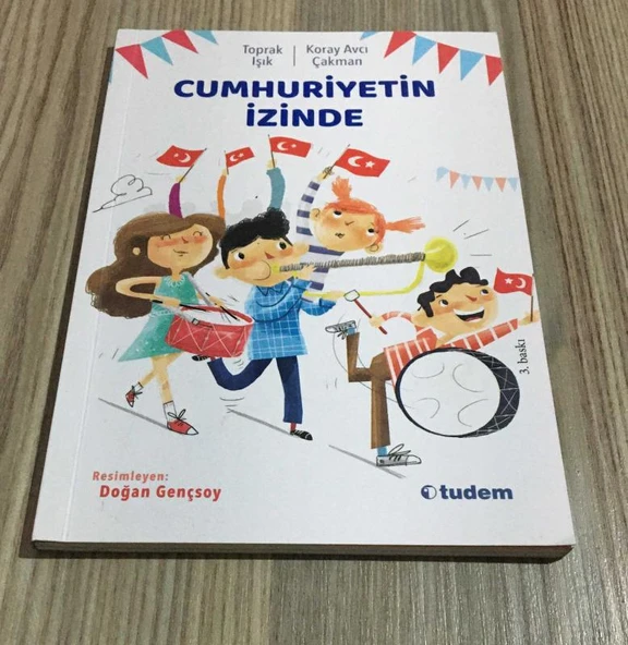 CUMHURİYETİN İZİNDE(Sahafiye Kitap) ürün görseli 1