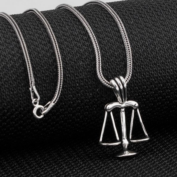 Adalet Terazisi 925 Ayar Gümüş Kolye ürün görseli 1