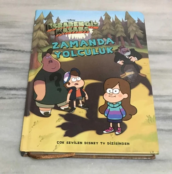 Disney ESRARENGİZ KASABA Zamanda Yolculuk ( ciltli )(Sahafiye Kitap) ürün görseli 1