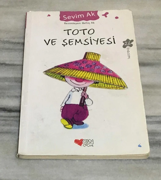 TOTO VE ŞEMSİYESİ ( İMZALI )(Sahafiye Kitap) ürün görseli 1