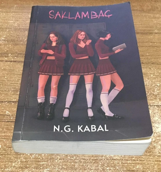 SAKLAMBAÇ 1.BASKI ( ROMAN BOY )(Sahafiye Kitap) ürün görseli 1