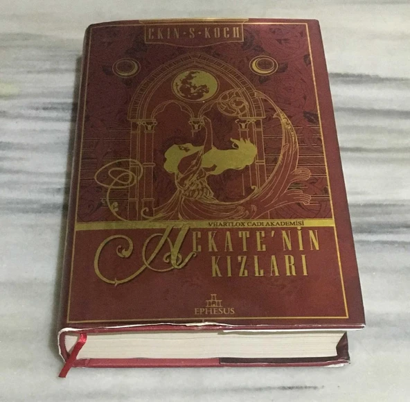 HEKATE'NİN KIZLARI 1.KİTAP ( CİLTLİ - ŞÖMİZLİ )(Sahafiye Kitap) ürün görseli 1