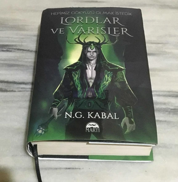 LORDLAR VE VARİSLER 1.CİLT ( CİLTLİ - ŞÖMİZLİ )(Sahafiye Kitap) ürün görseli 1