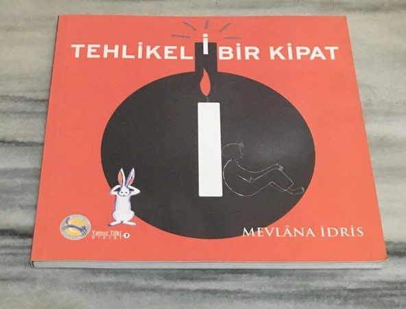 TEHLİKELİ BİR KİPAT(Sahafiye Kitap) ürün görseli 1