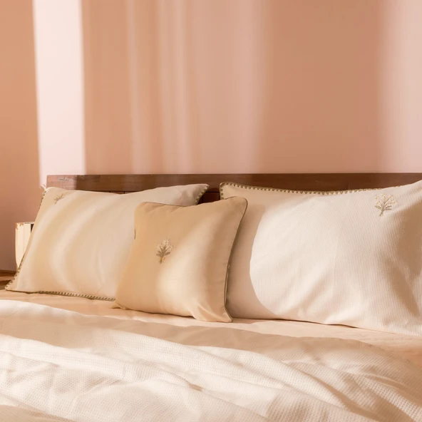 Soft Daisy Nakışlı Çift Kişilik Pike Seti - Ekru - Resim 2