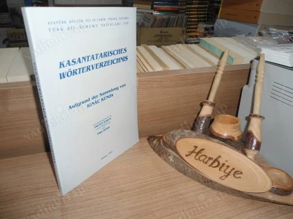 KASANTATARISCHES WÖRTERVERZEICHNIS (AUFGRUND DER SAMMLUNG VON IGNAC KUNOS) ürün görseli 1