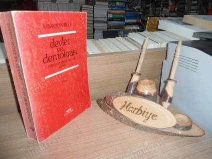 DEVLET VE DEMOKRASİ - ANAYASA HUKUKUNA GİRİŞ ürün görseli 1