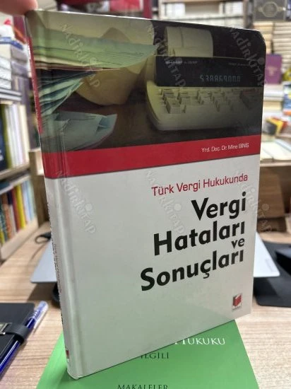 TÜRK VERGİ HUKUKUNDA VERGİ HATALARI VE SONUÇLARI - CİLTLİ ürün görseli 1
