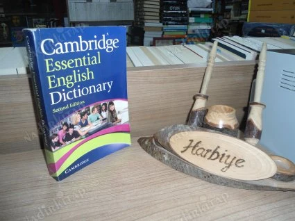 PTTAVM: CAMBRIDGE ESSENTIAL ENGLISH DICTIONARY - SECOND EDITION