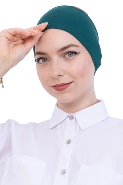 Kadın Tesettür Bandana Penye Kaymaz Hazır Şal Eşarp Altı Bone Rahat Kullanım  Zümrüt ürün görseli 1