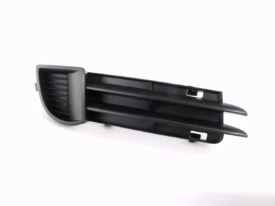 Audi A3 2003-2009 Ön Sis Lamba Kapağı Sağ (Oem No: 8P4807682A) ürün görseli 1