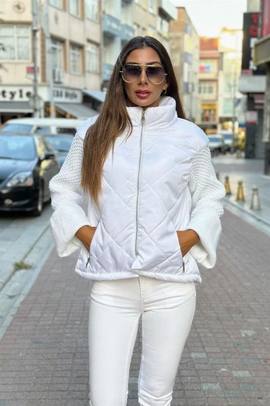Beyaz Dik Yaka Kolları Triko Cepleri Fermuarlı Şişme Mont ürün görseli 1