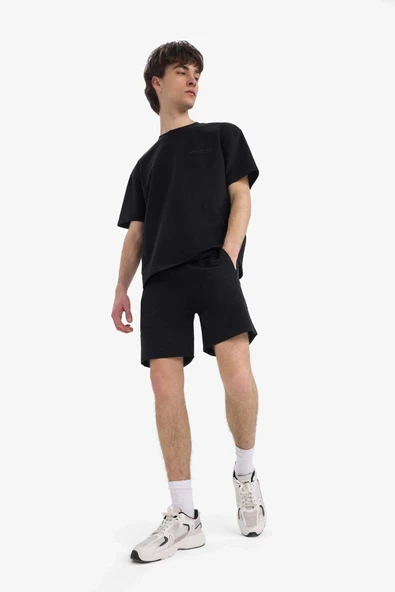 Defacto B8674 Siyah Slim Fit Dar Kesim Dar Paça Basic Düz Şort - Resim 2