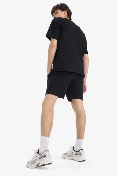 Defacto B8674 Siyah Slim Fit Dar Kesim Dar Paça Basic Düz Şort - Resim 4