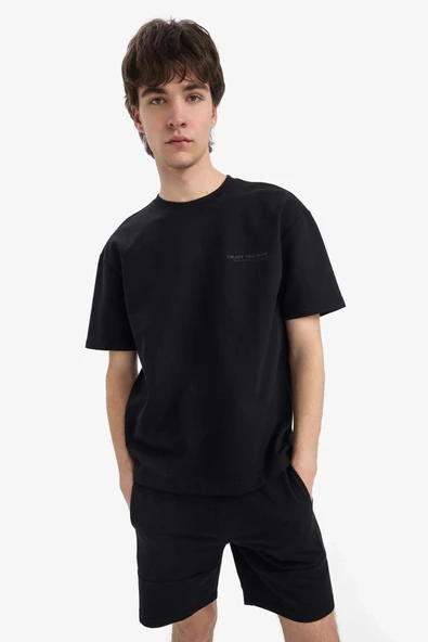 Defacto B8674 Siyah Slim Fit Dar Kesim Dar Paça Basic Düz Şort - Resim 5