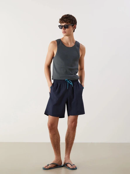 LCWAIKIKI Classic Indigo Diz Hizası Boy Basic Erkek Deniz Şortu ürün görseli 1