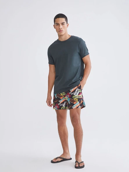 LCW SWIMWEAR Siyah Diz Hizası Boy Basic Erkek Deniz Şortu ürün görseli 1