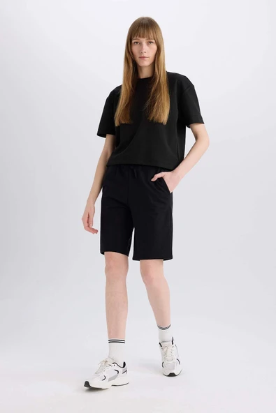 Defacto W9369AZBK27 Siyah Regular Fit Normal Bel Düz Paça Bermuda Şort ürün görseli 1