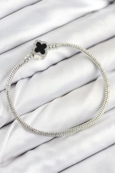 Pirinç Charm Zirkon Taşlı Yonca Model Gümüş Renk Kadın Bileklik ürün görseli 1