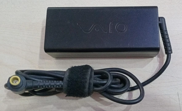 Sony 16V 4A 65W VGP-AC16V14 16V / 4.0 A ORJİNAL Notebook Adaptör ürün görseli 1