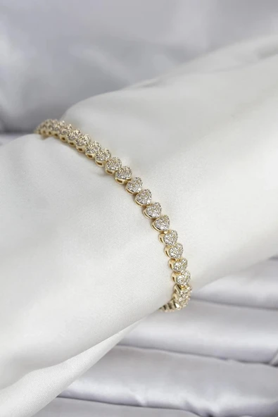 Pirinç Gold Renk Kalp Model Sıralı Zirkon Taşlı Kadın Bileklik ürün görseli 1