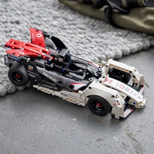 LEGO Technic 42137 Formula E Porsche 99x Electric - Resim 9