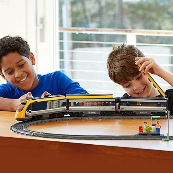 LEGO City 60197 Passenger Train - Resim 4