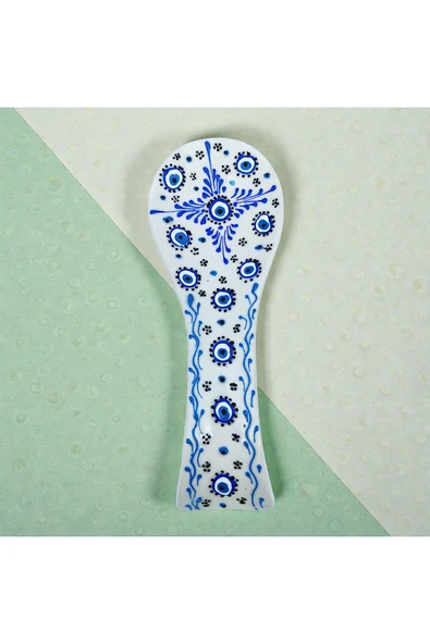 sharp&art El Yapımı Seramik Kaşık Dayanakları – 21×7 cm – Papatya, Nazar Boncuğu ve Kabartmalı Lale Desenleri Beyaz ürün görseli 1