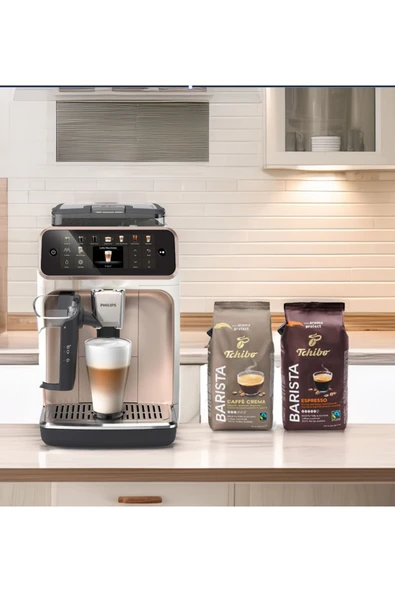 Philips Sıcak-Soğuk 20 farklı kahve Renkli Dokunmatik Ekran 5500Seri Premium Espresso Makinesi-Hediyeli ürün görseli 1