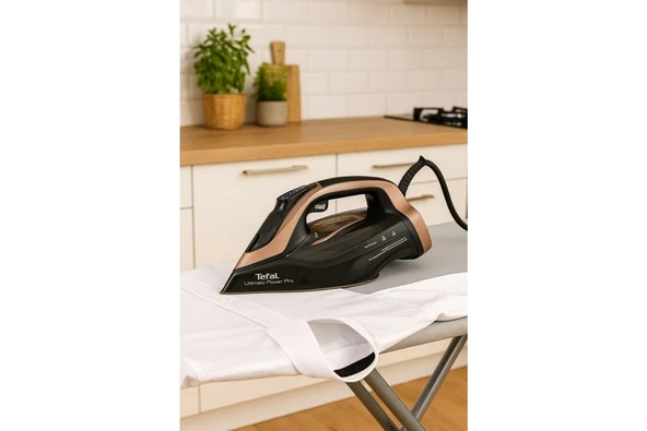 Tefal Kumaşa Göre Isı Ayarlayan 3200W Akıllı Ultimate Power Pro 300GR Şok Buharlı Ütü-Otomatik Kapanma ürün görseli 1