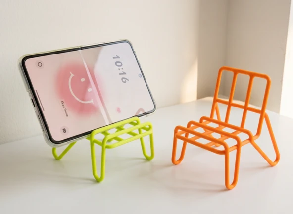 Minimalist Sandalye Tasarımlı Telefon Standı TURUNCU ürün görseli 1