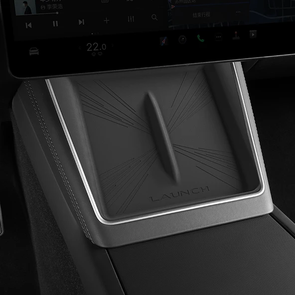 TESLA MODEL Y JUNİPER İÇİN UYUMLU KABLOSUZ ŞARJ PEDİ (LİGHT SPEED TARZI) SİYAH ürün görseli 1