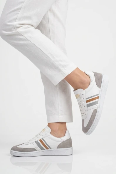 Beyaz Bağcıklı Unisex Spor Ayakkabı ürün görseli 1