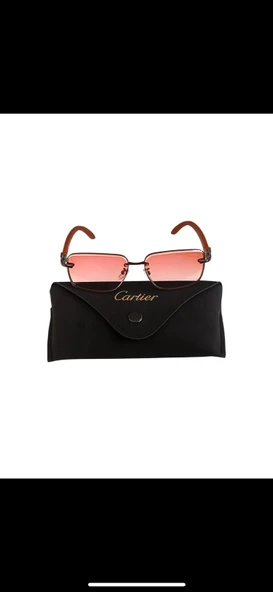 CARTİER AHŞAP KULP DETAYLI PEMBE CAM GÜNEŞ GÖZLÜĞÜ ürün görseli 1