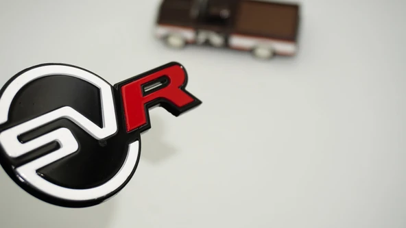 DK Tuning Land Rover Range Rover SVR Bagaj Kırmızı Siyah Logo ürün görseli 1