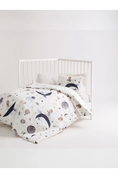 Cute Space Bebek Nevresim Takımı – %100 Pamuk, Nefes Alabilir, Uzay Desenli ürün görseli 1